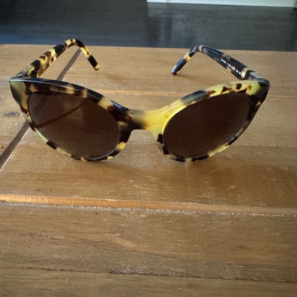 Tortoise Shell Sunglasses - Picture 5 of 5